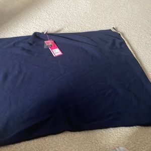 Lily Pulitzer cape navy with gold on one side.